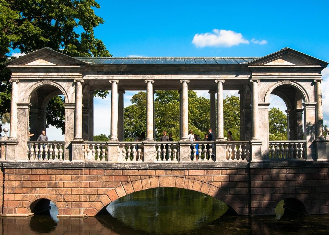 Праздник фонтанов в Петергофе