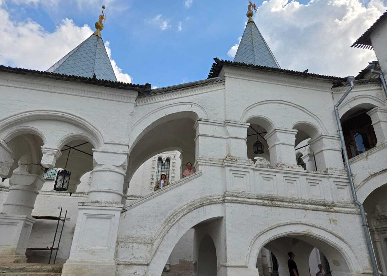 Поездка нам очень понравилась. Очень насыщенная программа, экскурсоводы все профессионалы и очень трудолюбивые. Вели нас по