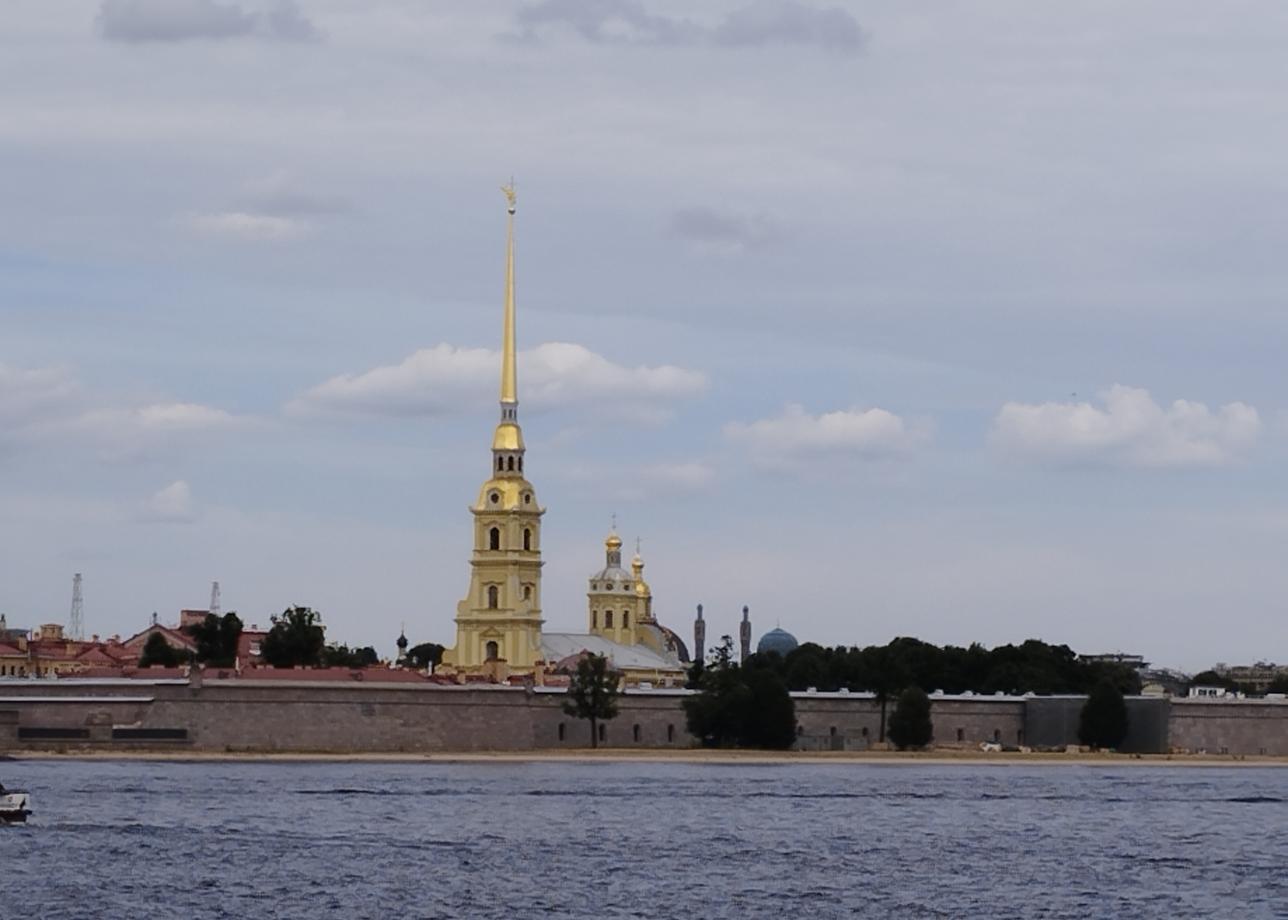 Мы первый раз в Питере. Знакомство было таким, что уже планируем следующую. Спасибо экскурсоводам за столь