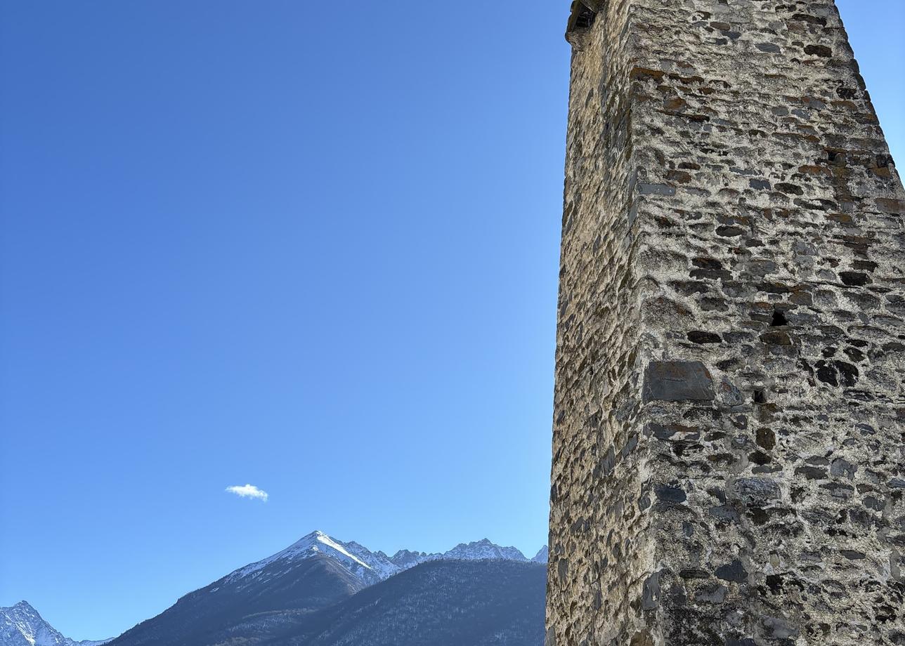 Добрый день! Мы недавно ездили вчетвером с подружками в Северную Осетию и Ингушетию. Изначально были небольшие