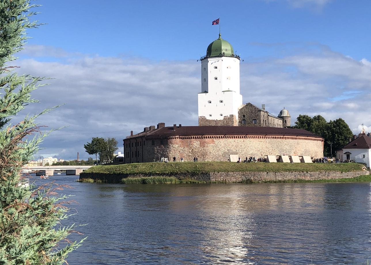 Тур организован на отлично, очень насыщенная программа большая группа, но все четко по плану. Особо благодарность