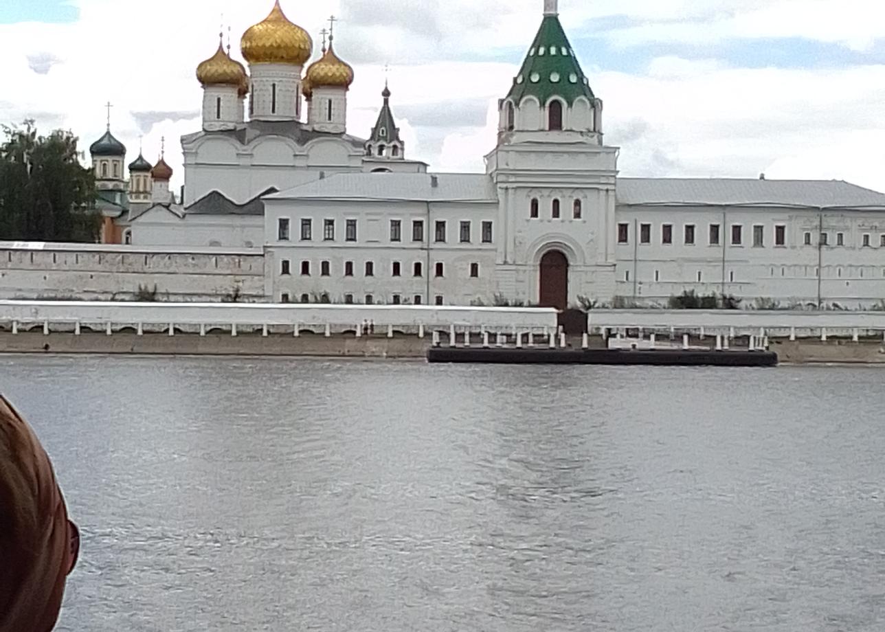 Осталась очень довольна, тур просто потрясающий! Старинные города, с их историей, архитектурой, красивейшая природа, самобытность каждого