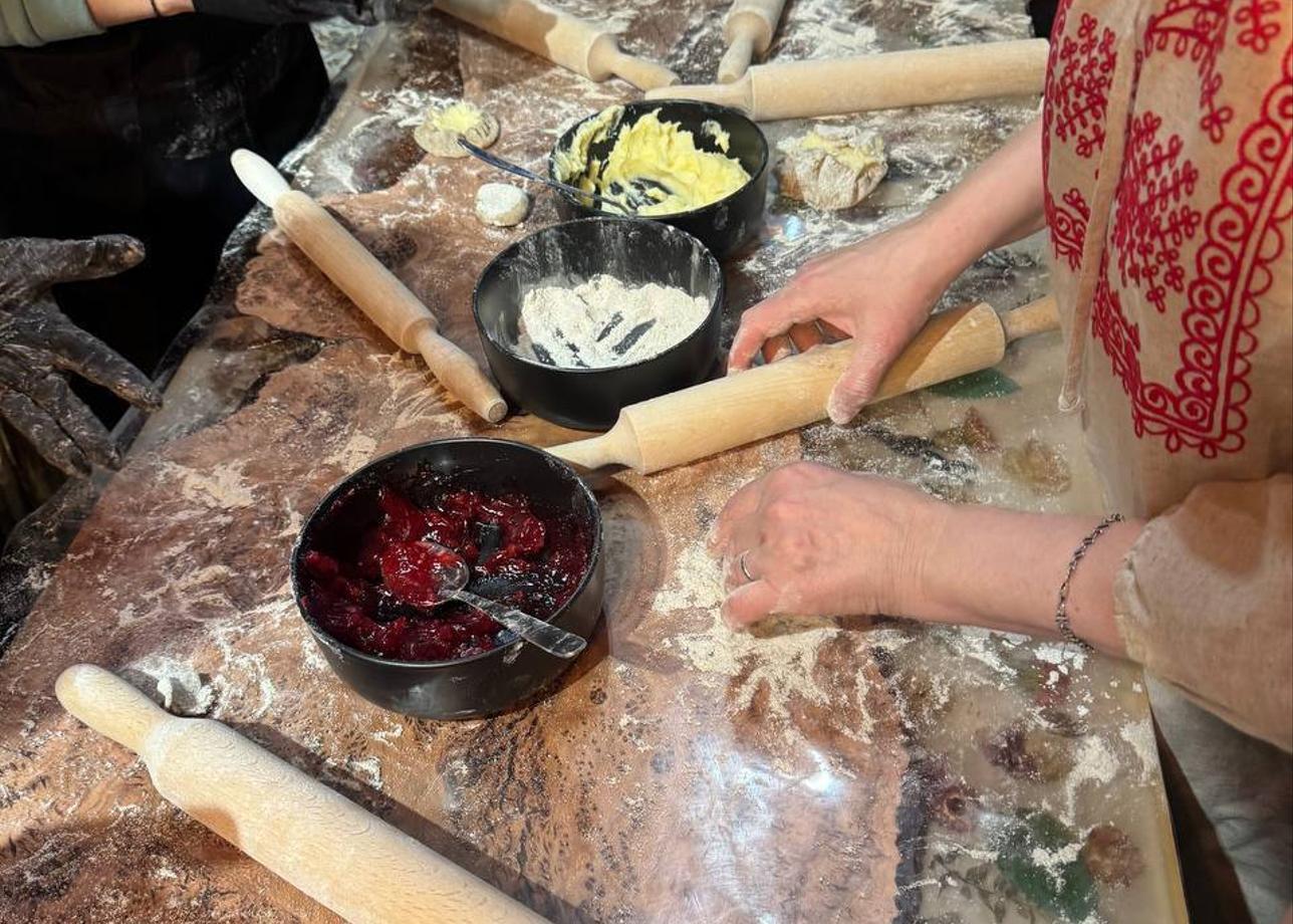 очень крутой тур на два дня! и не много, и не мало) приехали, сразу пошли завтракать