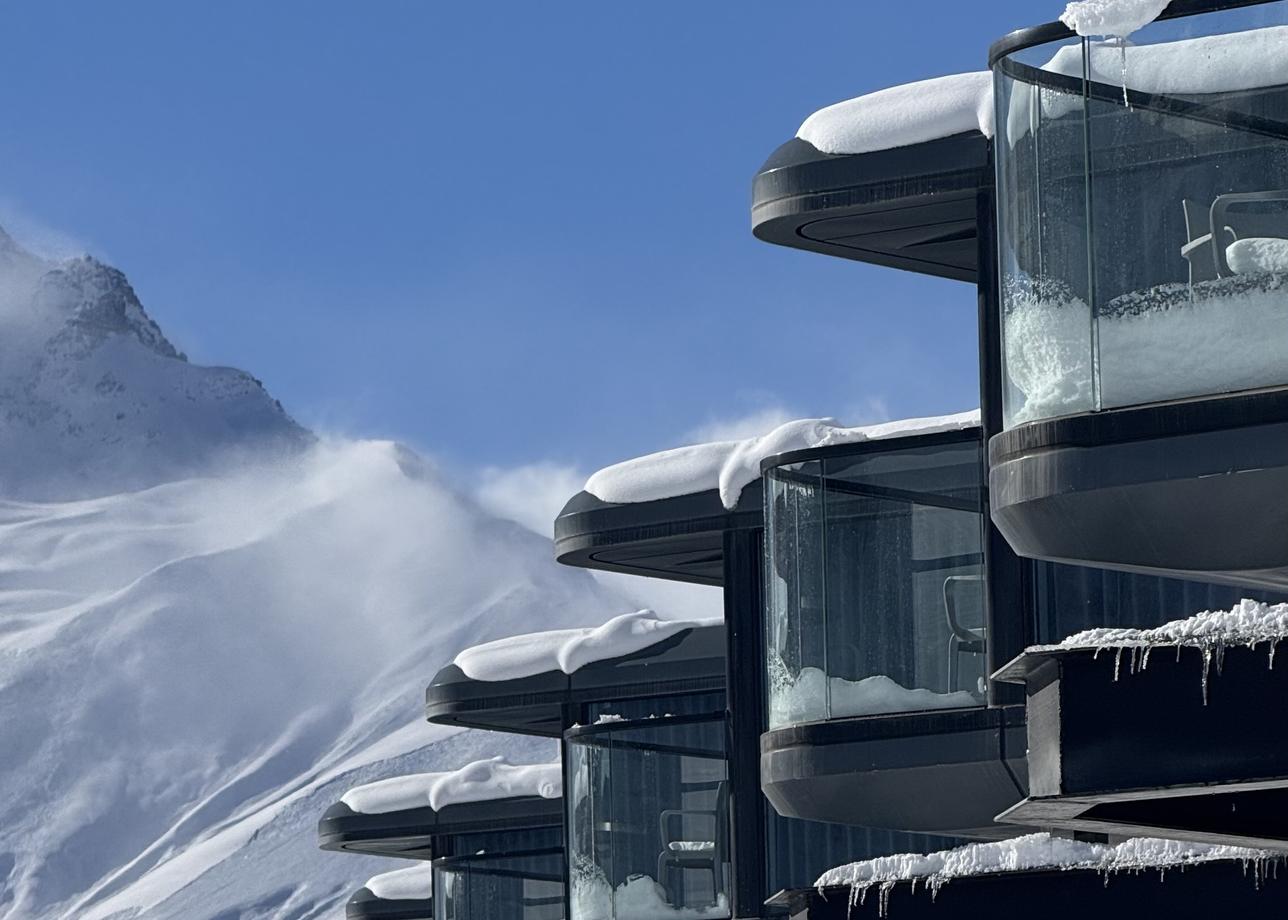 Все было супер, новогодний банкет шикарный, 1 января в крутом месте, и погода снежная способствовала атмосфере, шашлык и Дед Мороз забегал