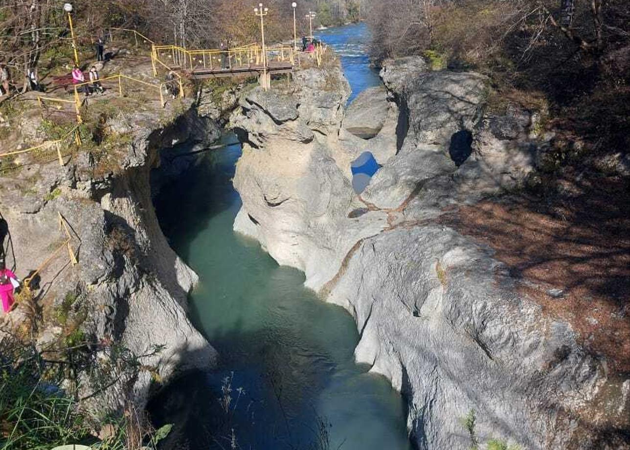 Поездка в Адыгею была замечательной. Давно мечтали с мужем съездить туда, но добраться сложно, хорошо, что