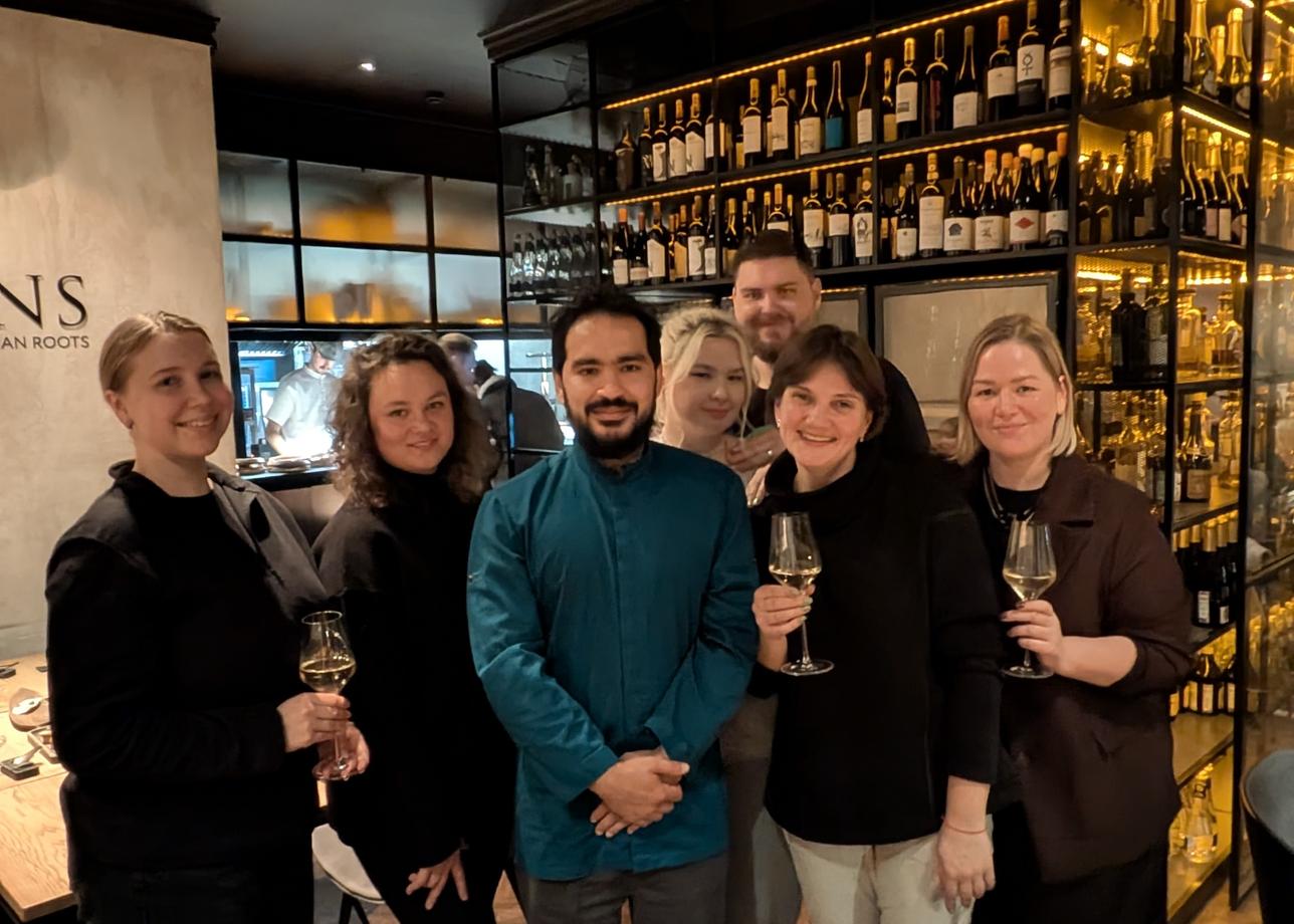 Организатор вовлеченный, туры наполнены отличными локациями, не было никаких проблем, всё отлично!