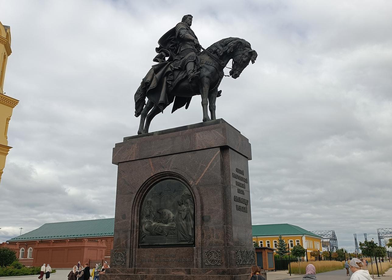 Отличный тур для знакомства с городом. При этом есть достаточное количество свободного времени, чтобы дополнительно что-то осмотреть или посетить.