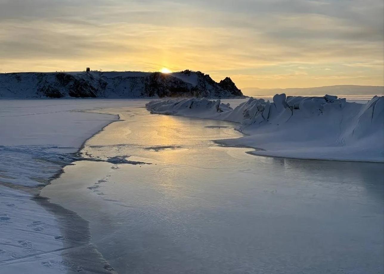 Поездку на Байкал мы с мужем давно планировали и вот наконец то получилось съездить. Программа тура
