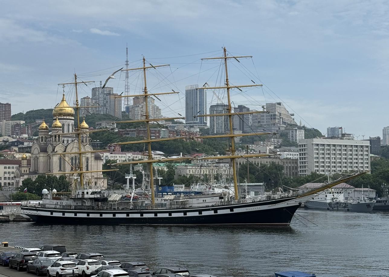 Замечательный тур "Большое семейное путешествие во Владивосток". Вся организация была великолепной. Ежедневное смс-оповещение об экскурсии на