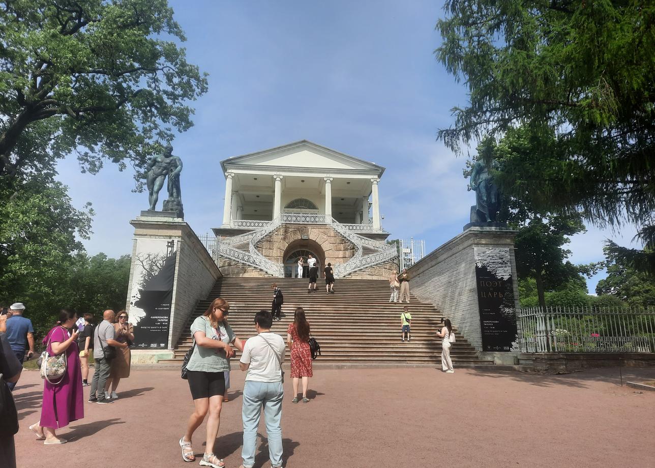 Мне тур очень понравился. Увлекательное, хорошо организованное путешествие, позитивные воспоминания. Интересная программа, грамотные гиды. Дворцы, храмы,