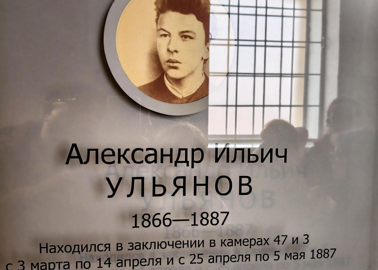 Отличная, познавательная поездка в Питер, а гид просто замечательный, всё очень понравилось, поеду ещё раз обязательно