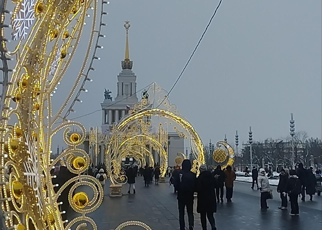 Тур нам очень понравился. Ездили всей семьёй со 02.01.2026г. по 04.01.2026г. За три дня увидели самые