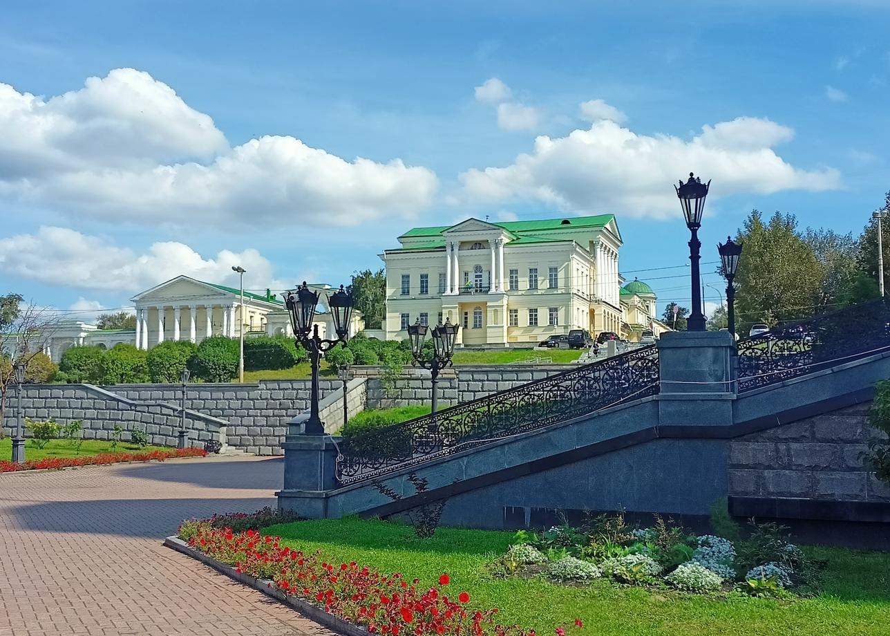 Поездка прошла прекрасно, узнала очень много интересной и полезной информации, посчастливилось увидеть живописнейшие места. Полна ярких