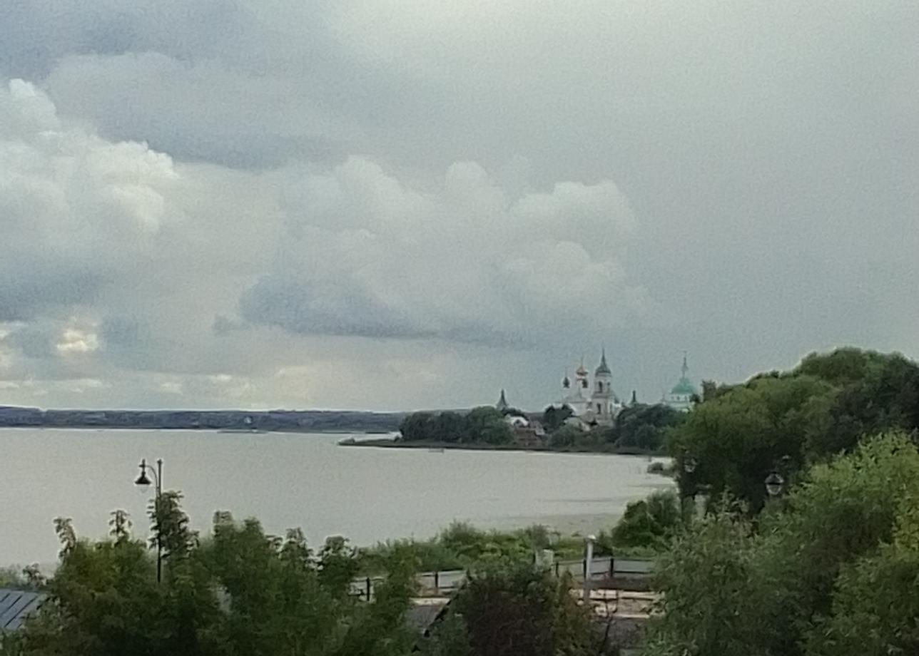 Осталась очень довольна, тур просто потрясающий! Старинные города, с их историей, архитектурой, красивейшая природа, самобытность каждого