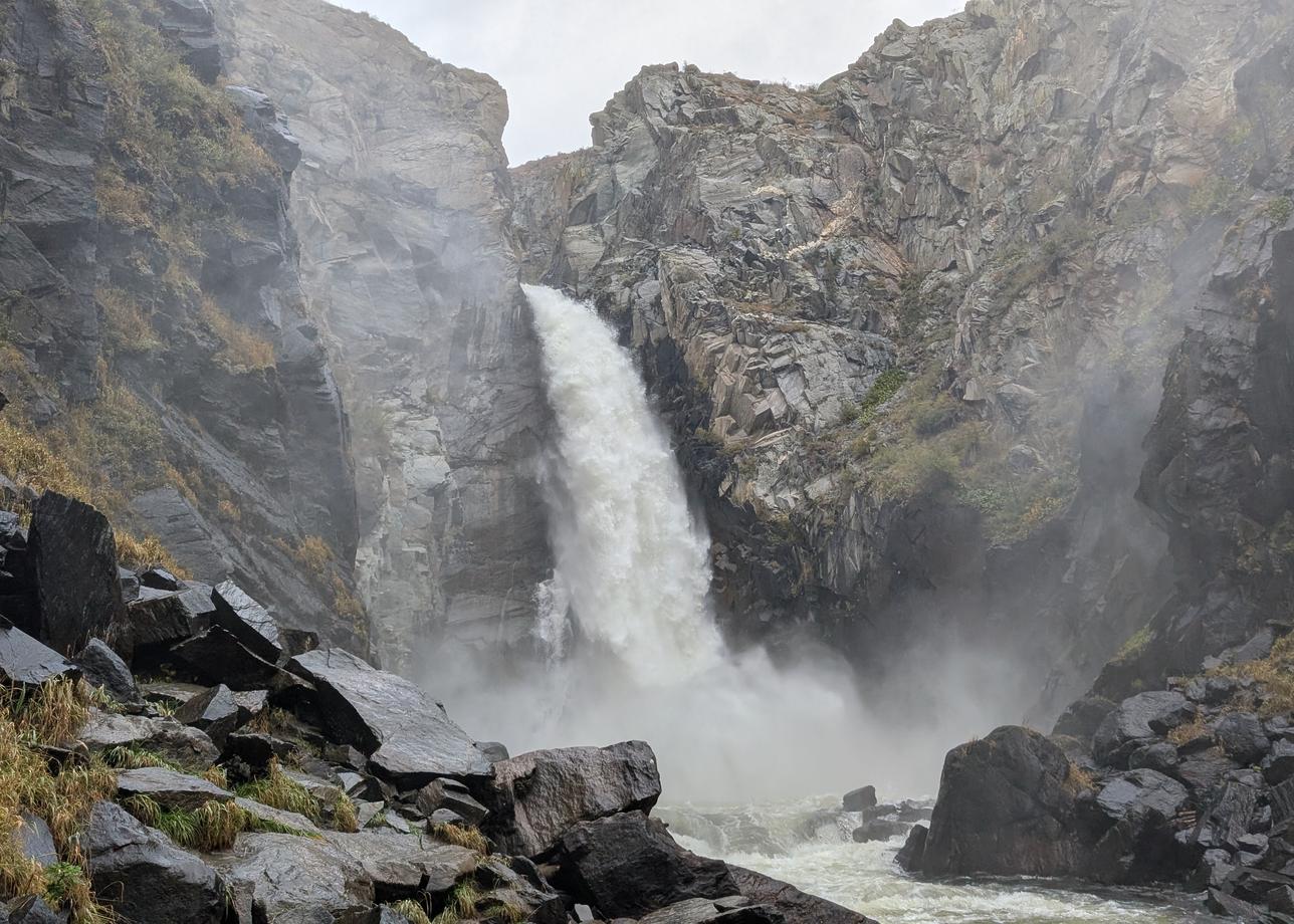 О Алтай, потрясающая природа и незабываемые рассветы и закаты среди горных пейзажей. Хочется выразить огромную благодарность