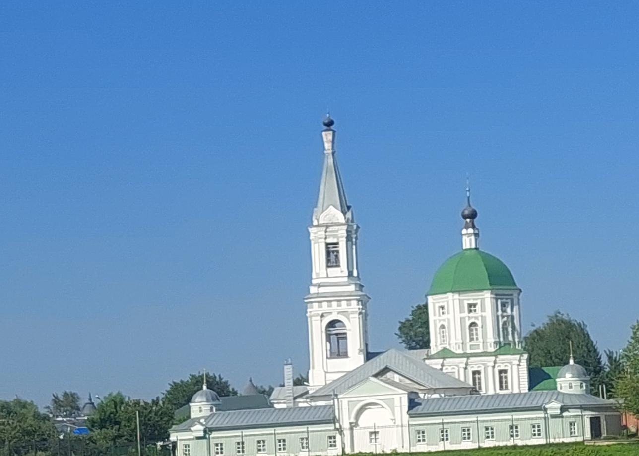 Программа тура очень насыщенная и разнообразная, очень интересно узнать и увидеть историю своей страны с 10 века и до наших дней. Прекрасная природа.
