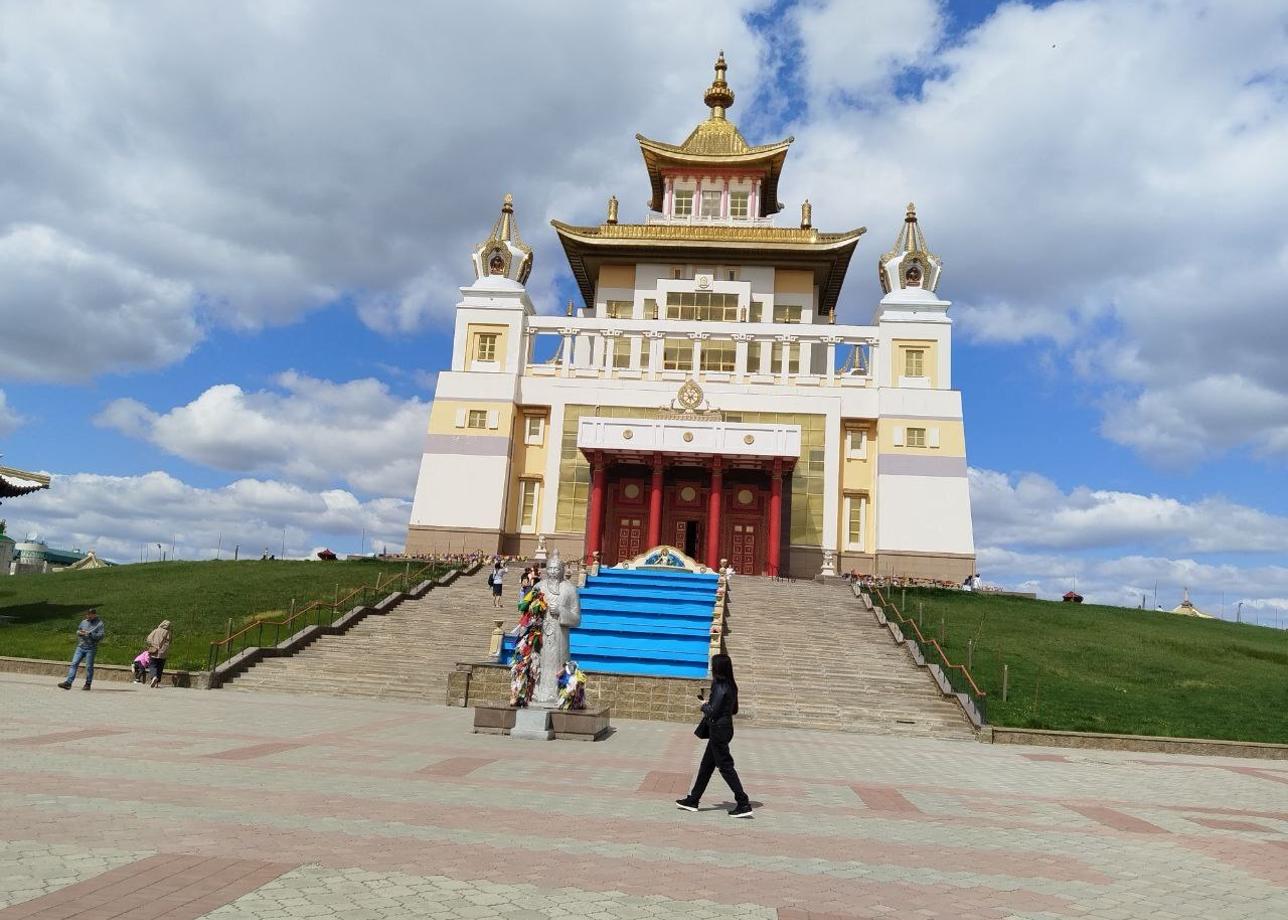 Тур организован очень чётко, насыщенный, но в то же время не изматывающий. Гид Юрий был с