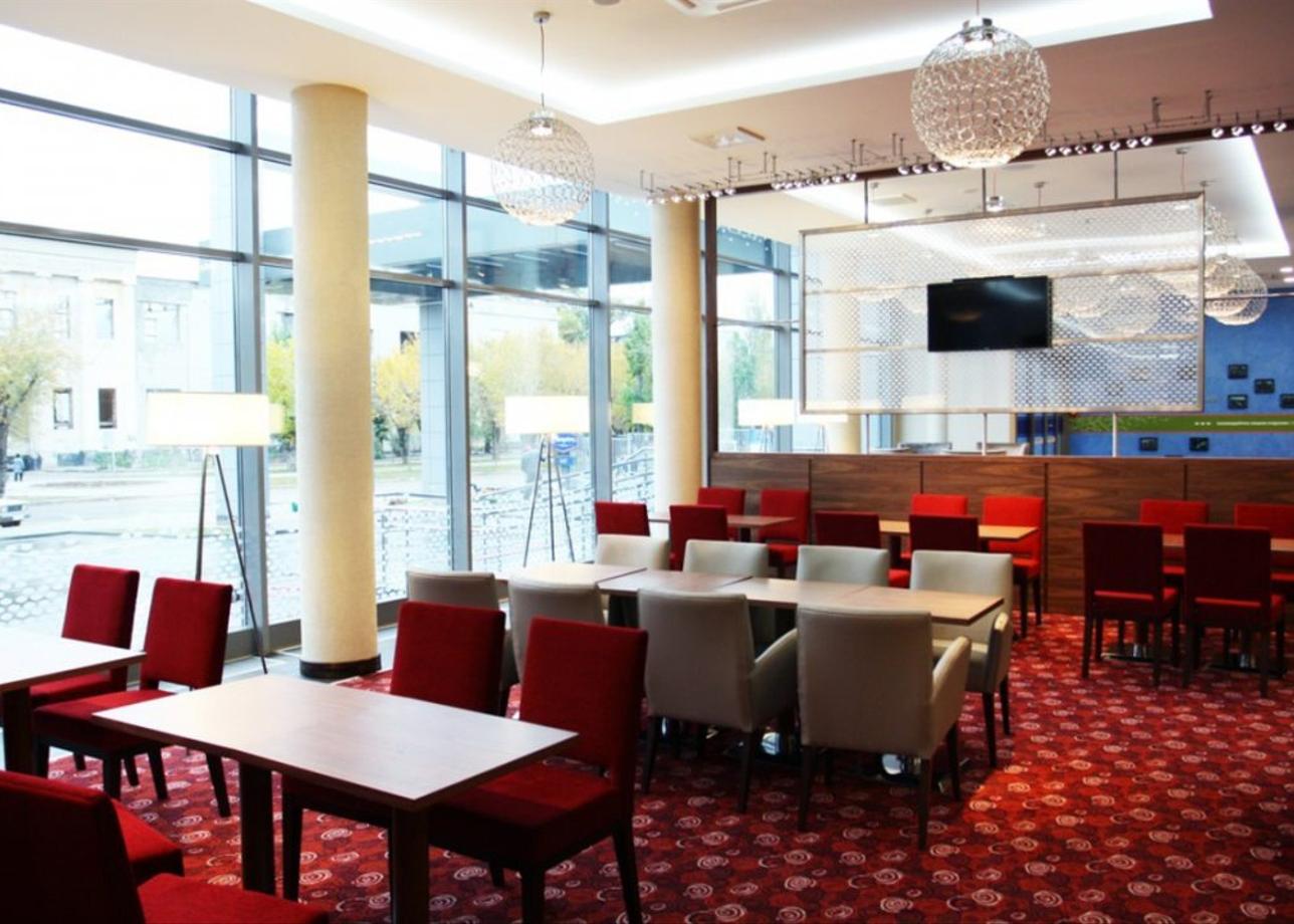 Отель «Hampton by Hilton»