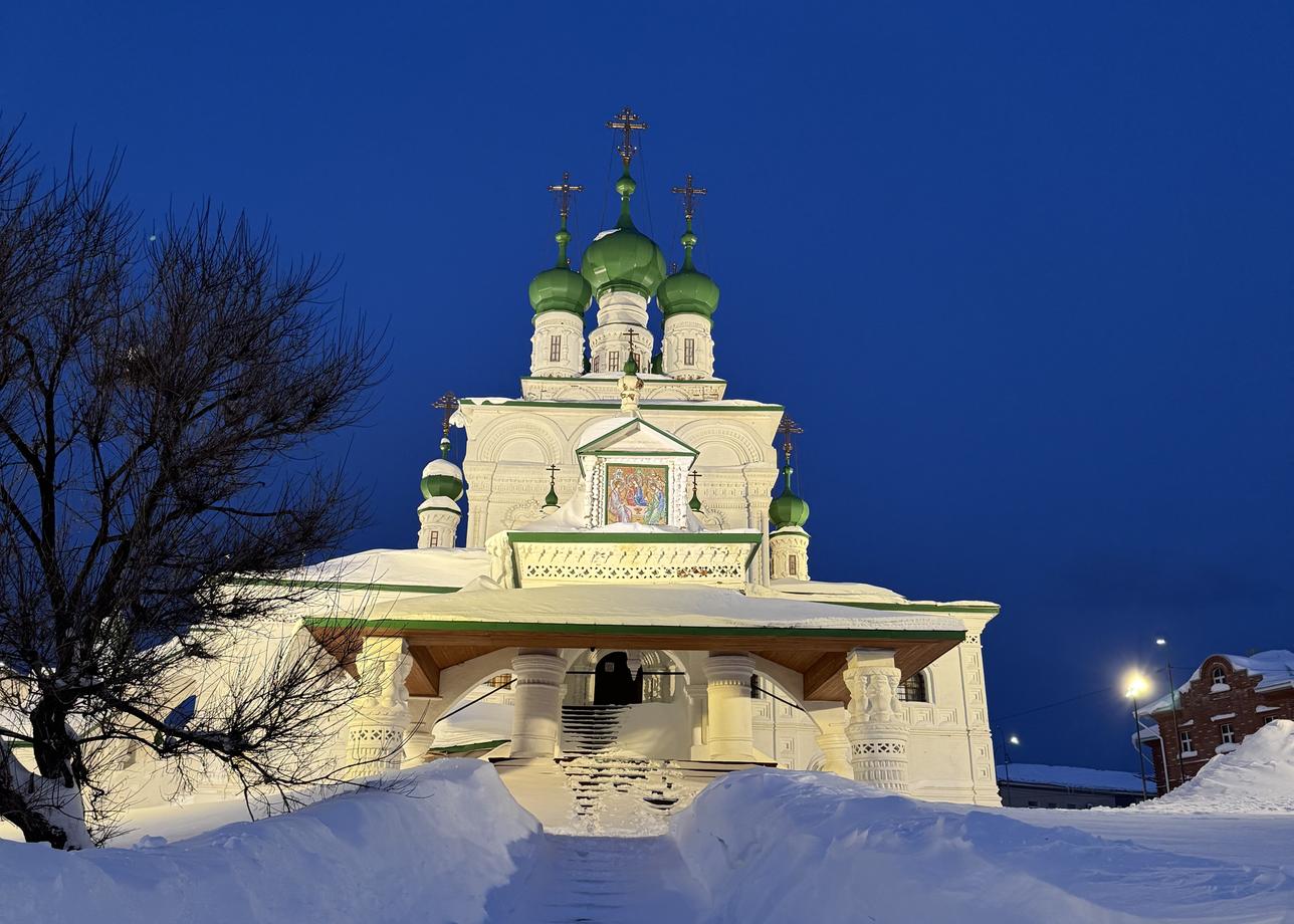 Программа насыщенная, интересная и взрослым и детям было чем заняться. Очень понравилась сопровождающий тур экскурсовод, молодая