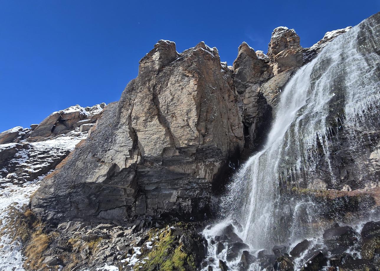 Это было моё первое знакомство с туром, подобного формата (треккинг, прошло оно весьма удачно. Давно уже