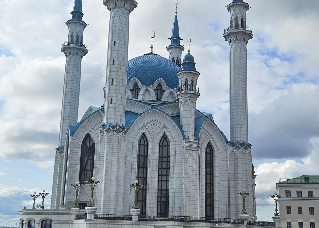 Группы не перегружены, транспорт вовремя и комфортный, гиды компетентны, служба поддержки оперативна.