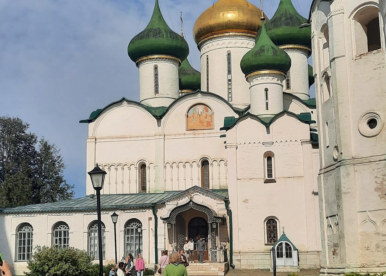 Тур очень понравился. Отели хорошие. Водители молодцы. Особую благодарность хочу выразить гиду Людмиле Васильевне. Столько впечатлений,