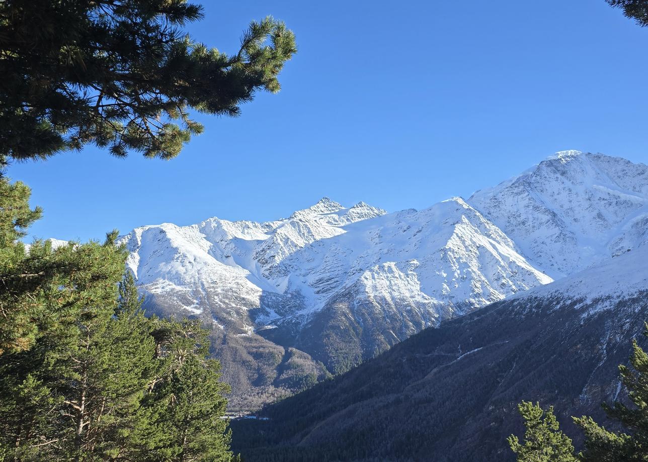 Это было моё первое знакомство с туром, подобного формата (треккинг, прошло оно весьма удачно. Давно уже