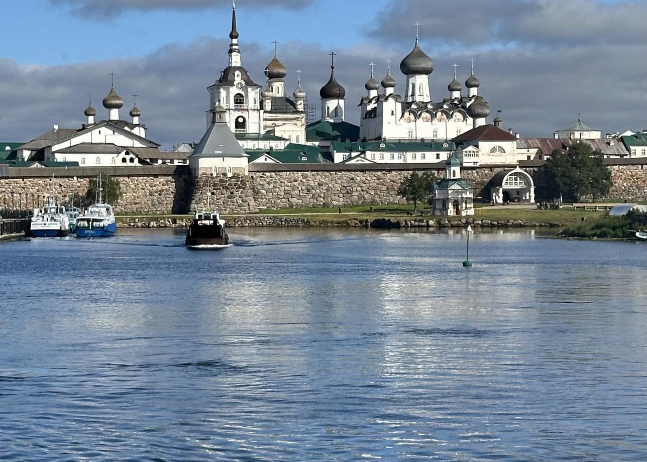 Тур энергичный, насыщенный, раскрывающий красоты Карелии, охватывает все знаковые места силы, после чего ты чётко понимаешь