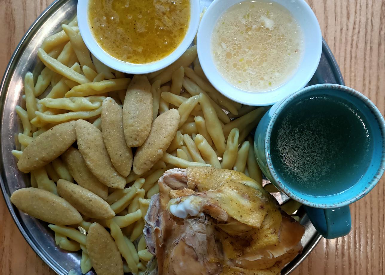 Программа тура составлена таким образом, что смогли посетить все достопримечательности (в основном это горная местность) в