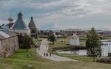 Прибытие на Соловки. Прогулка по поселку. Чаепитие на берегу. Просмотр фильма о Соловках
