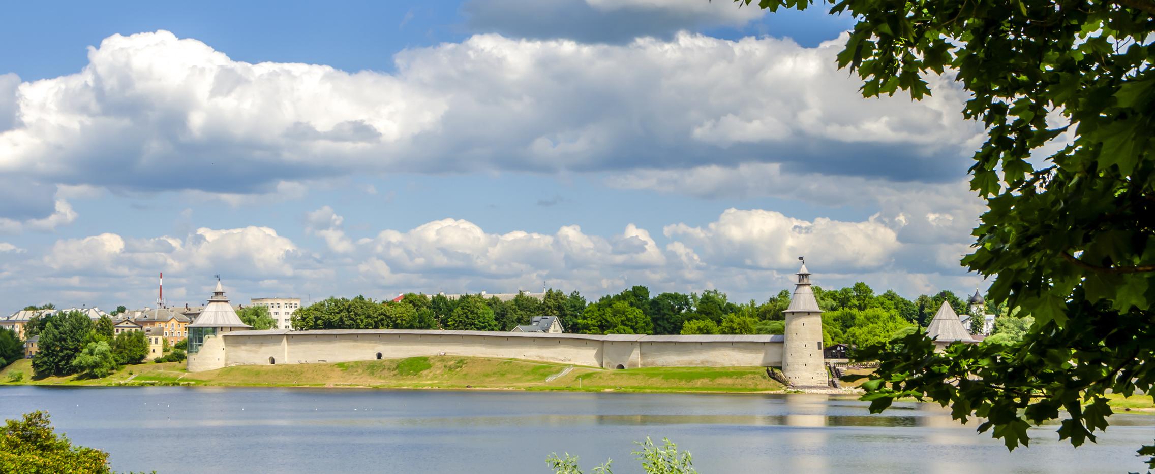 Путешествие вдоль реки Волхов. Лето-осень в Великом Новгороде и Пскове