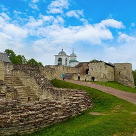 Великие Крепости Северо-Запада (В. Новгород с теплоходной прогулкой - озеро Ильмень - Псков - Изборск - Печоры - Пушкинские Горы, Автобусный тур)