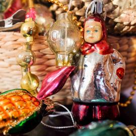 Семейная экспедиция в Санкт-Петербурге: Тайны Новогодних Игрушек