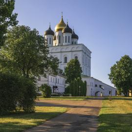 Псковские каникулы. Железнодорожный круиз с посещением Изборска и Печоры