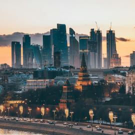 Покажите нам Москву, москвичи!