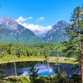 Чарские пески и Кодарский хребет