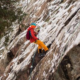 Активный тур на шхеры и скалы Ладоги с тренировками на Змеиной горе