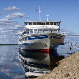 Песня скал. Речной круиз по маршруту Якутск — Синск — Якутск