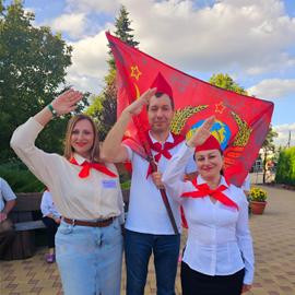Вперед в СССР: пионерский лагерь для взрослых в Адыгее
