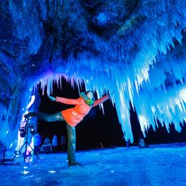 Премиальное путешествие "Ледовое царство Байкала" с подлёдной рыбалкой