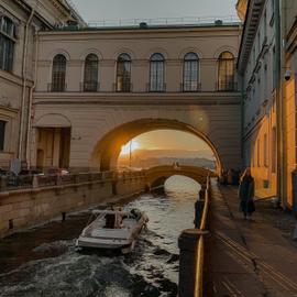 Родители с детьми в Петербург. Тур на 5 дней