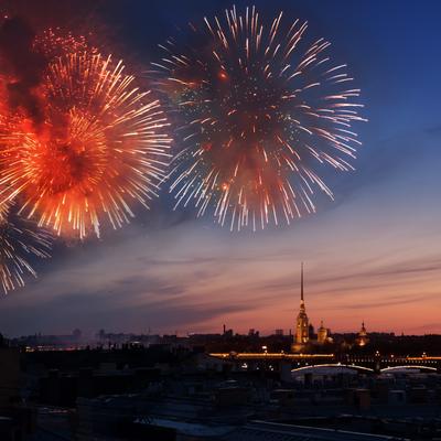 На День Победы в Петербург