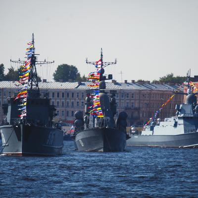 День военно-морского флота в Петербурге