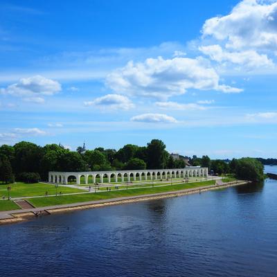 Путешествие вдоль реки Волхов. Праздники в Великом Новгороде и Пскове