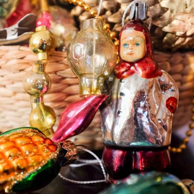 Семейная экспедиция в Санкт-Петербурге: Тайны Новогодних Игрушек