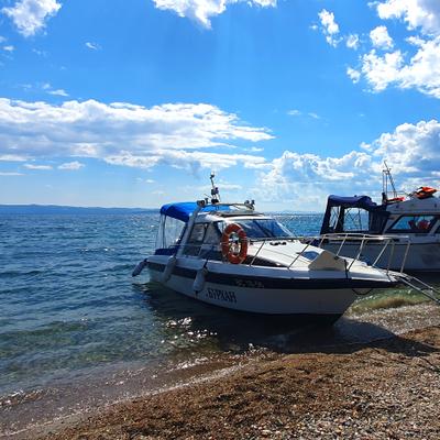 Водная гладь Байкала