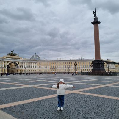 Родители с детьми в Петербург. Тур на 6 дней