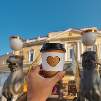 На 8 марта в Петербург