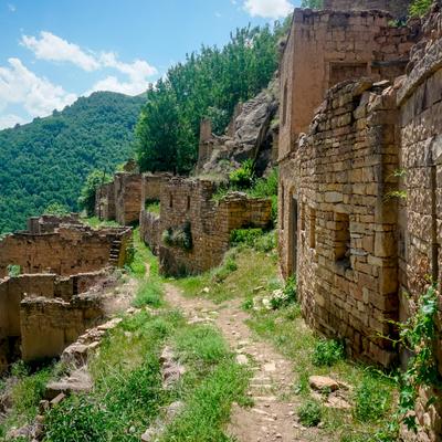 Горный Дагестан с каньоном и водопадами