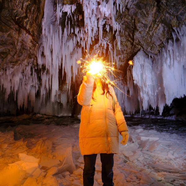 Новый год на Байкале: где искать первый лед, программа празднования